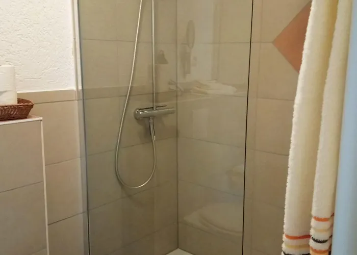 拉布郎池住宿加早餐旅馆 住宿加早餐酒店 埃克斯特塔尔